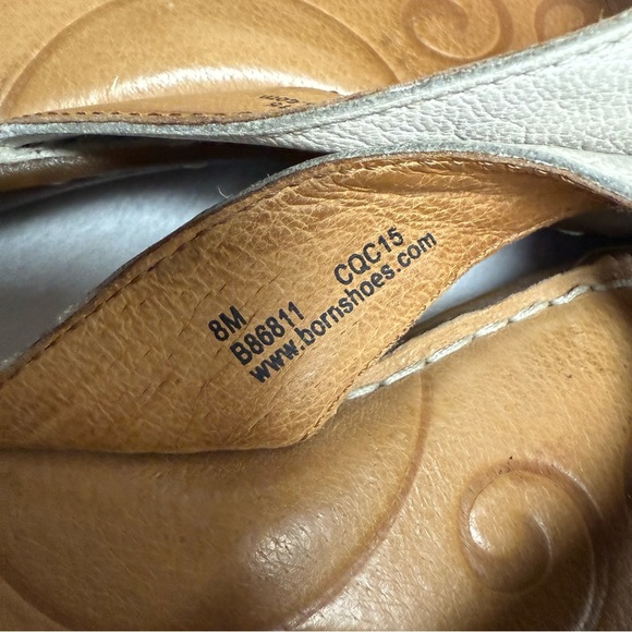 Born Women's size 8 Cream Sandals in good condition - Picture 7 of 8